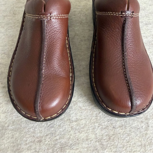 Born Women's Brown Leather Clogs - Size 9 - Picture 3 of 12
